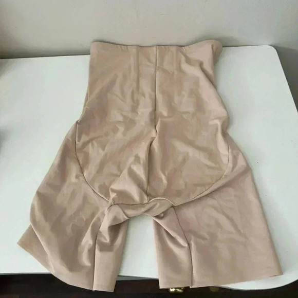 NWOT TC Fine Intimates Shape Away Hi-Waist Thigh Slimmer with Back Magic M - Picture 5 of 6